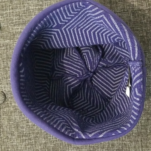 UNDER ARMOUR WOMEN'S HAT - Picture 4 of 6